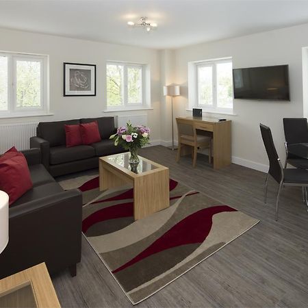 House Of Fisher - Beneficial House Bracknell Habitación foto